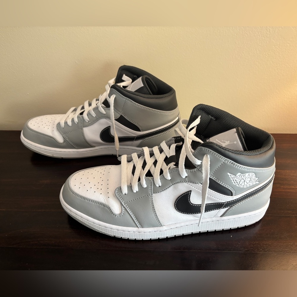 Mens Jordan Air Force 1 Gray/Black Mid